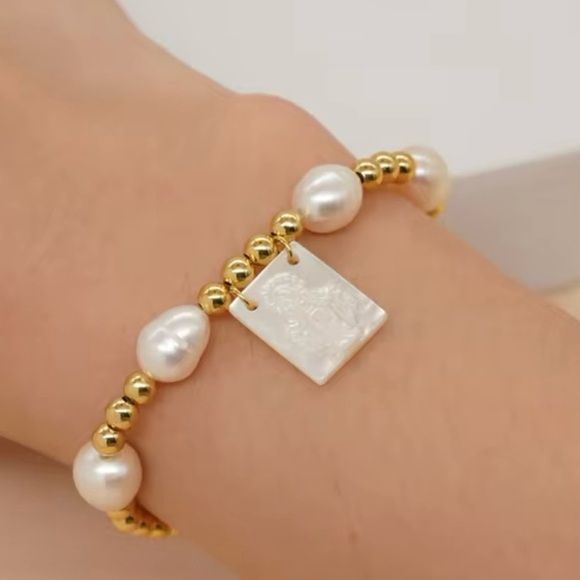 Our Lady of Grace~ Virgin de Guadelupe Mary Mother of Pearl Carved Bead Bracelet - Picture 4 of 16